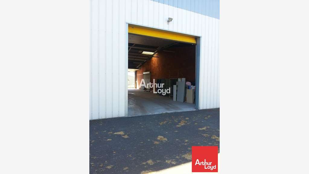 ENTREPOT 75m² PROCHE A10 A LOUER SUR ANTRAN (86)