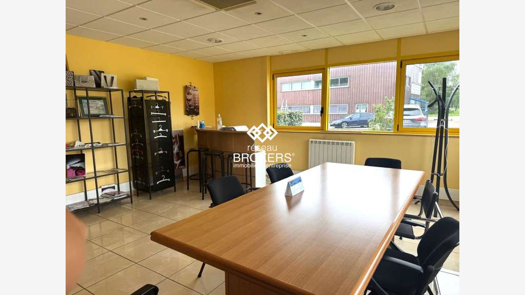 A louer bureaux 400m² + atelier 1200m² à rbent