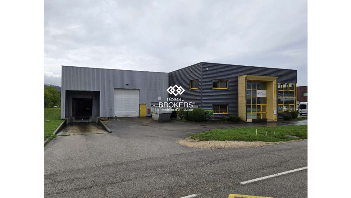 A louer bureaux 400m² + atelier 1200m² à rbent