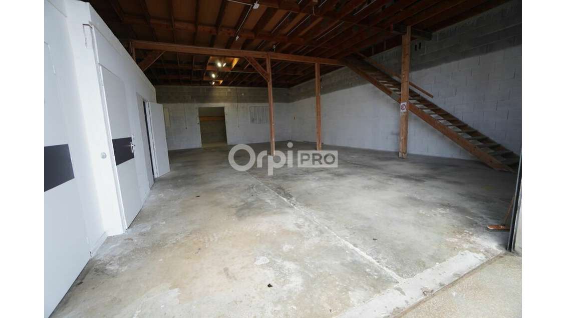 A louer local d'activité 460m² secteur Dijon Est