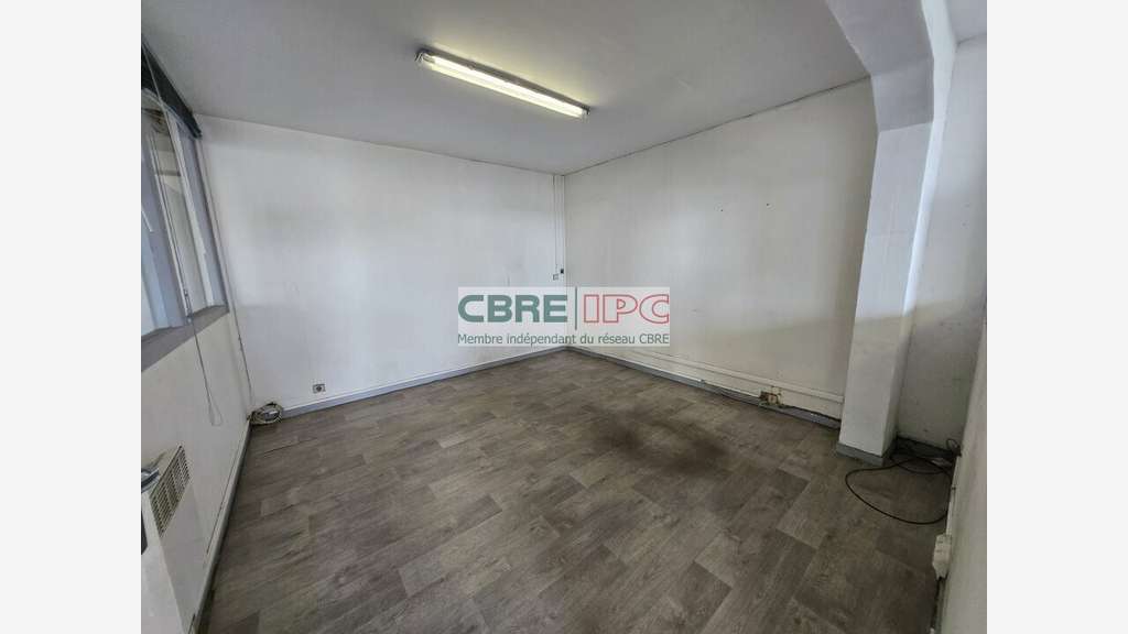 Location local d'activités 270m² à Arcangues A63 
