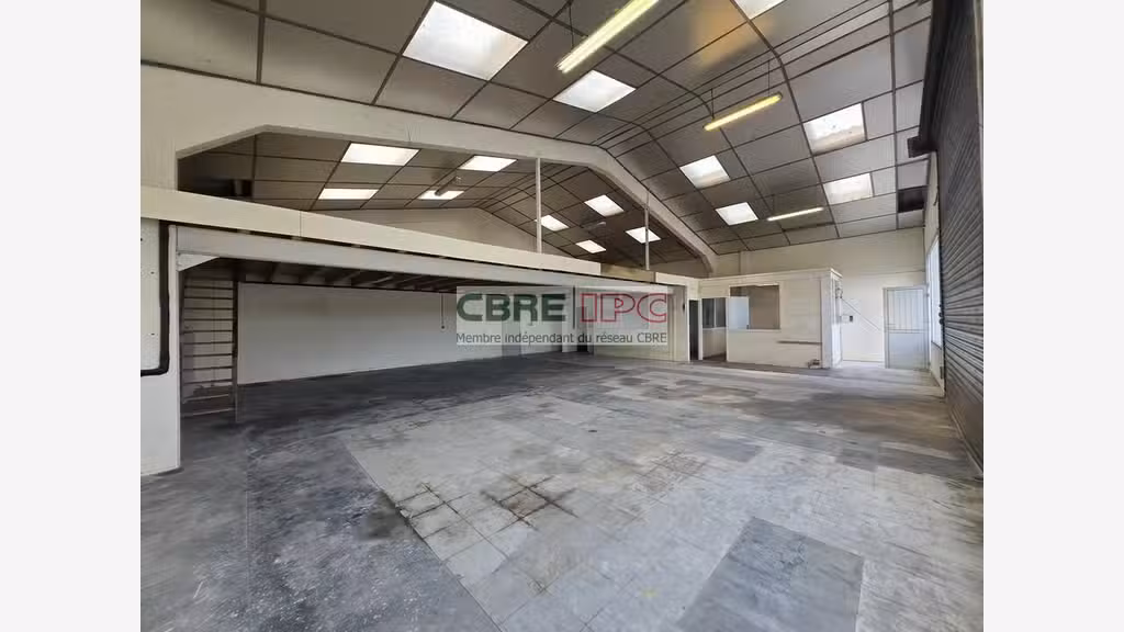 Location local d'activités 270m² à Arcangues A63 
