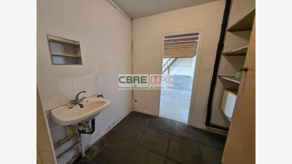 Location local d'activités 270m² à Arcangues A63 