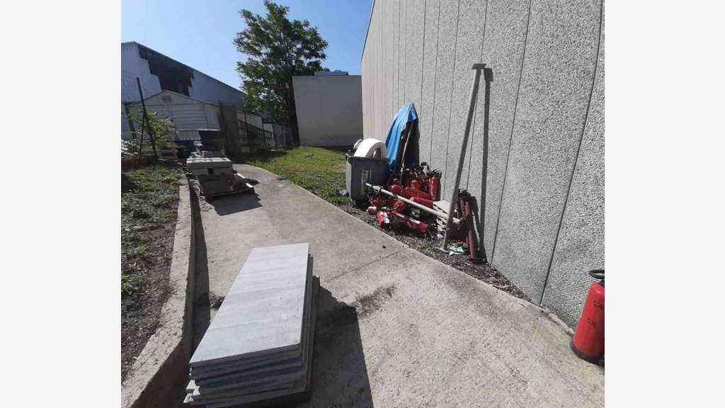 À louer local d'activités 690m² à Argenteuil