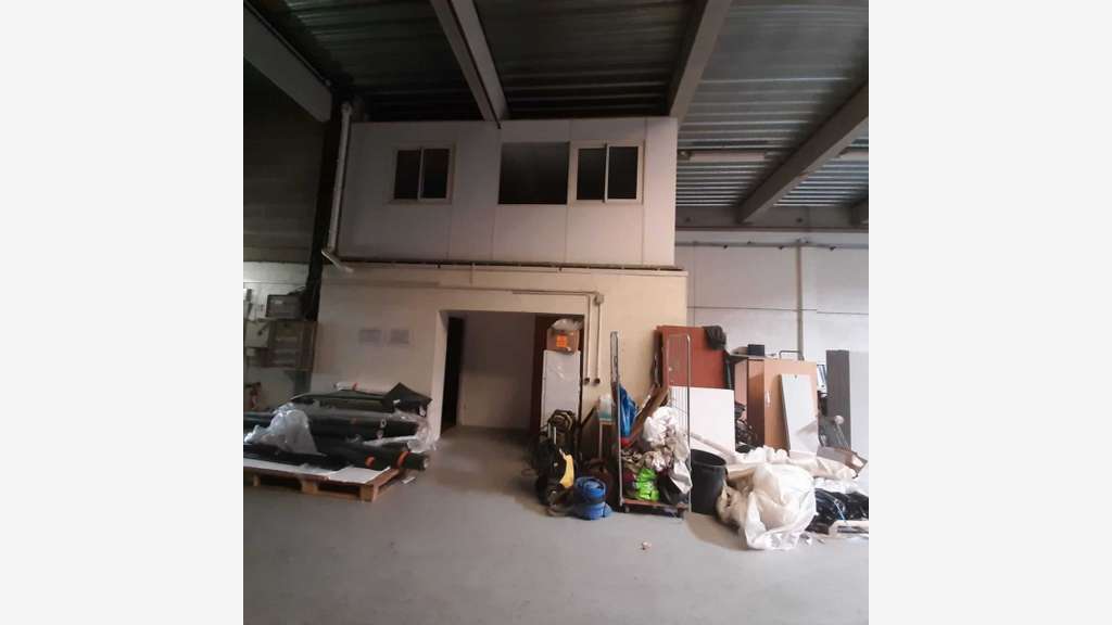 À louer local d'activités 690m² à Argenteuil