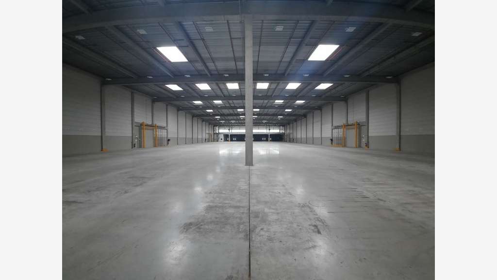 À louer entrepôt logistique de 13 350m² Argenteuil
