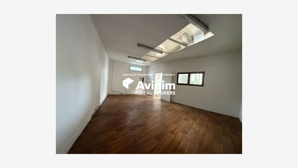 A louer entrepôt 210m² à Argenteuil centre