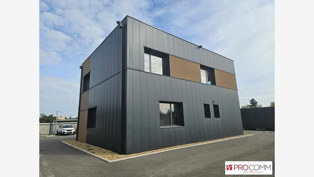 A louer site pro 190m² Arles proche grands axes