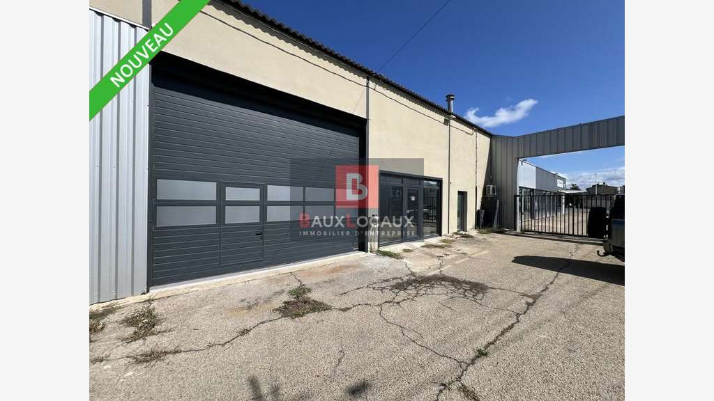 Location entrepôt/garage de 401m² à Arles