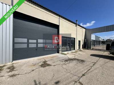 Location entrepôt/garage de 401m² à Arles