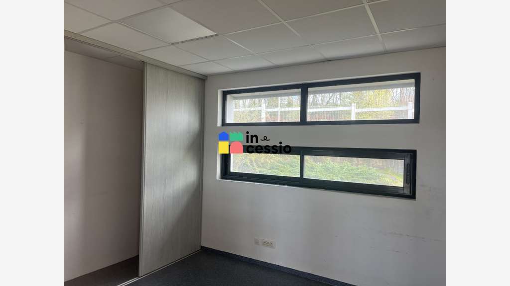 A louer local d’activité bureaux 230m² Le Mans Sud