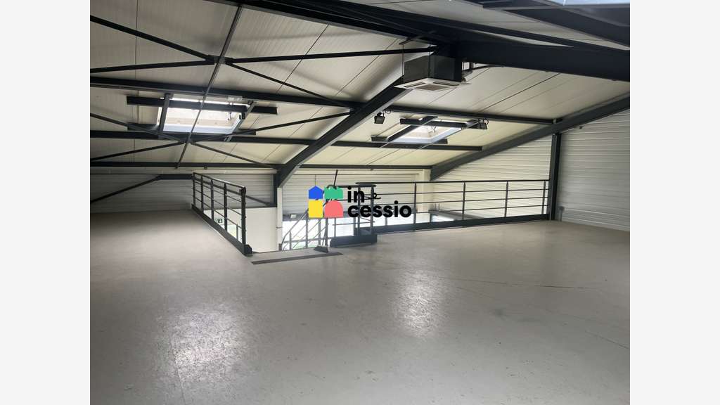 A louer local d’activité bureaux 230m² Le Mans Sud