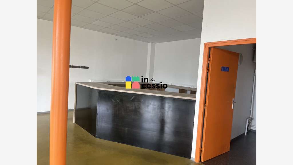 A louer local d’activité bureaux 230m² Le Mans Sud