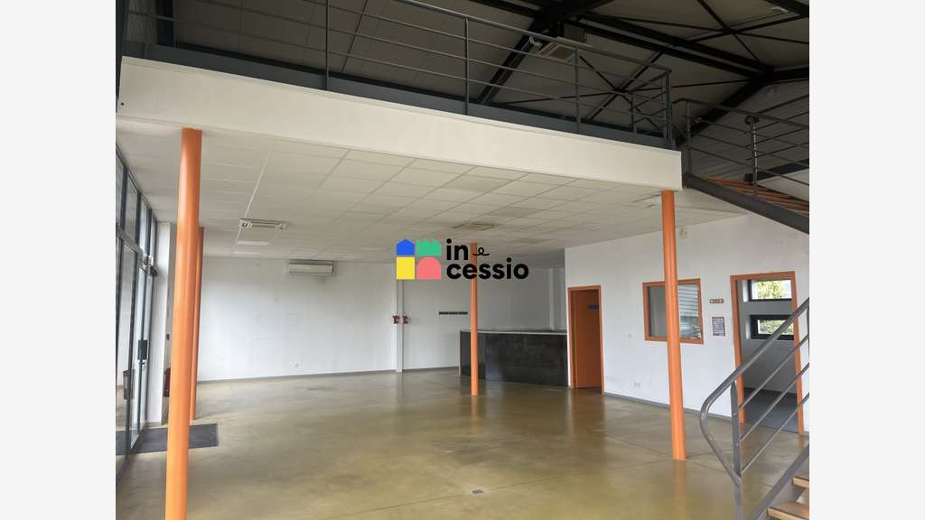 A louer local d’activité bureaux 230m² Le Mans Sud