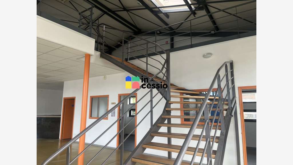 A louer local d’activité bureaux 230m² Le Mans Sud