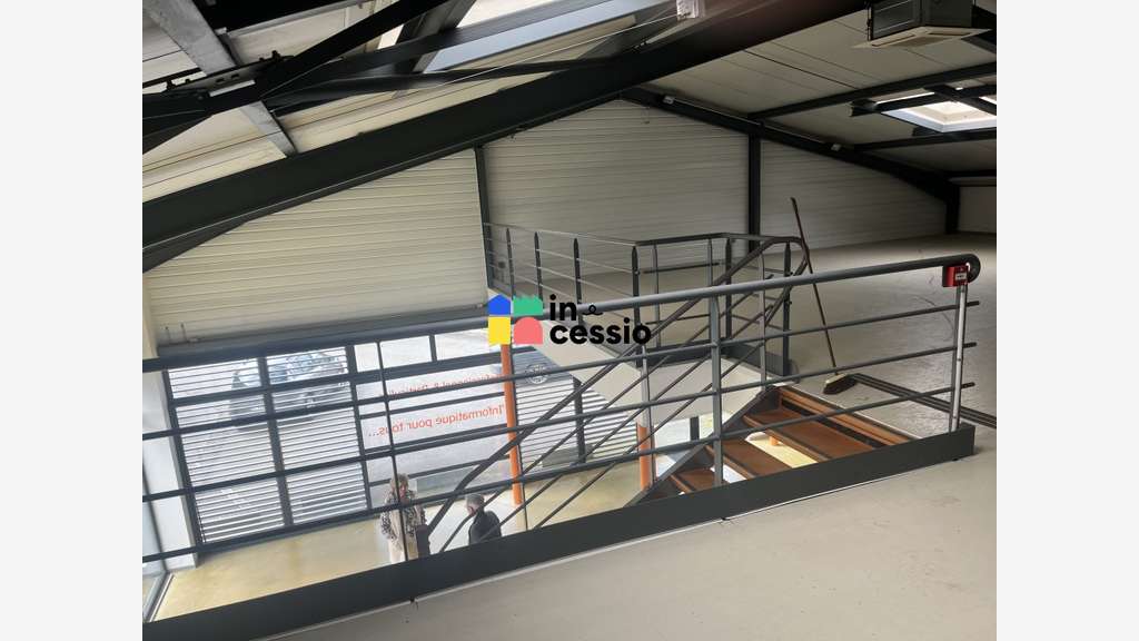 A louer local d’activité bureaux 230m² Le Mans Sud