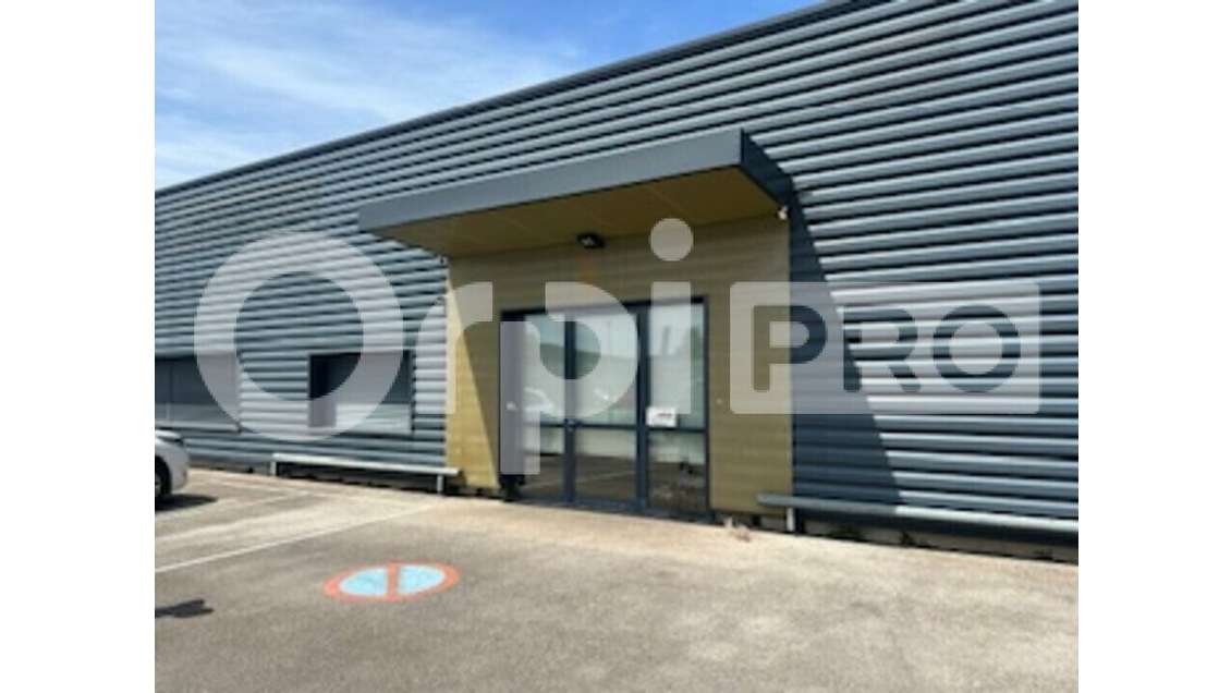 Local d'activité 550m² à louer à Arnas