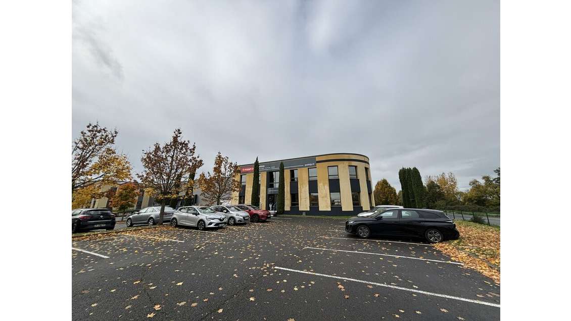 Local d'activité 1440m² à louer à Arnas 