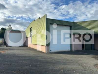 Très beau local d'activité 570m² à louer à Arnas