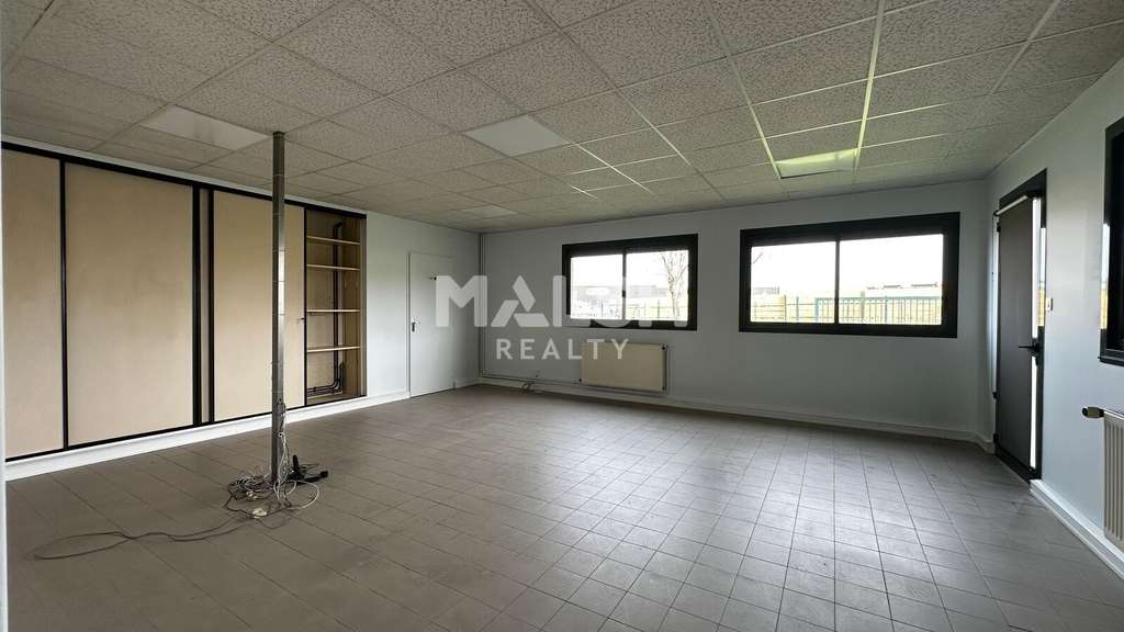 Bâtiment d'activités indépendant à louer à Arnas