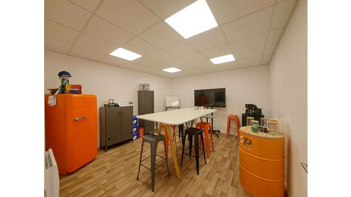 Local d'activités 240 m² à louer à Arques (62)