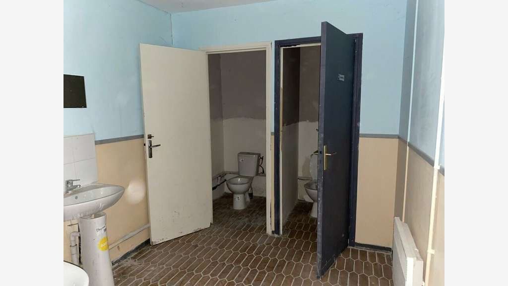 Locaux d'activités  à louer à Arque ZI