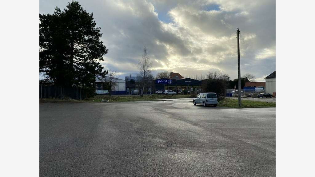 Locaux d'activités  à louer à Arque ZI