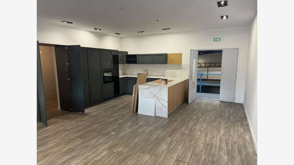A louer entrepôt 1700m² Artigues-près-Bordeaux