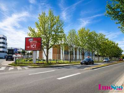 Entrepôt 127m² à louer à Artigues-près-Bordeaux
