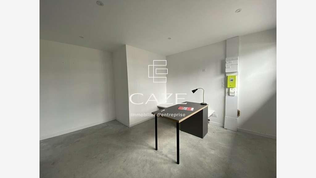 Loue local d'activité 130m² Artigues-près-Bordeaux
