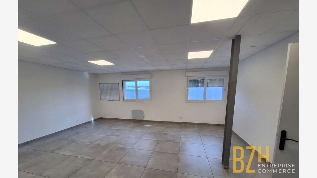 Loue local d'activité 860m² zone d'activité Arzal