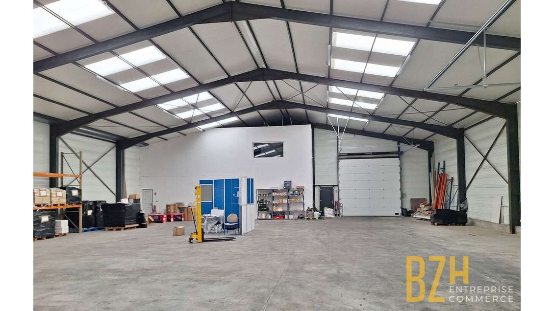 Loue local d'activité 860m² zone d'activité Arzal