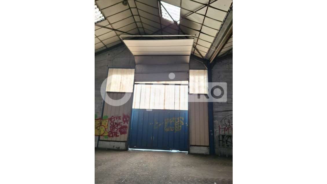 Local d'activité de 140m² à 2850m² à louer Attichy