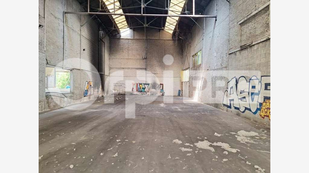 Loue locaux d'activités de 1000 à 2850m² à Attichy