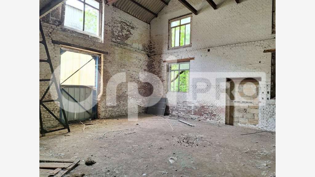 Loue locaux d'activité de 500 à 2850m² à Attichy