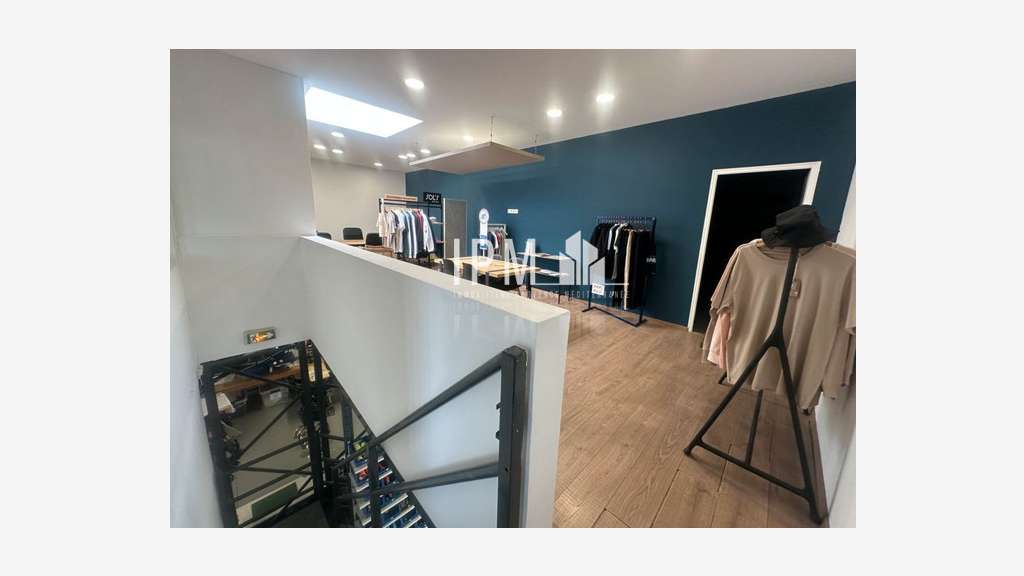 A louer local d'activité 370m² Aubagne ZA Napollon