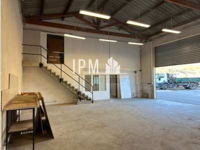 A louer local d'activité 200m² à Aubagne