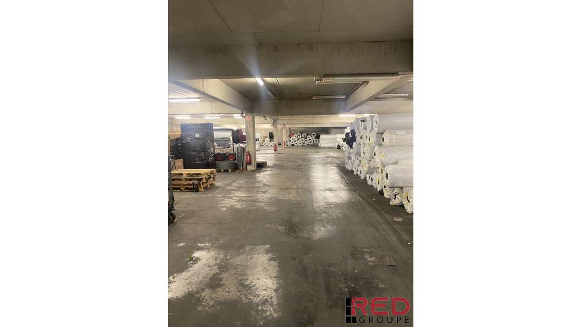 Location locaux 2100m² à Aubagne proche autoroutes