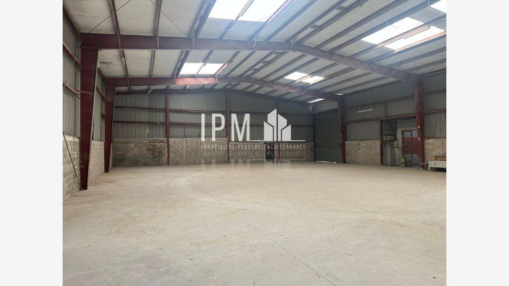 A louer local d'activité de 780m² à Aubagne 13400