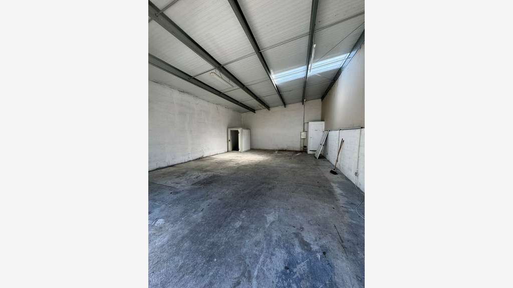 Entrepôt de 90m² à louer en ZI Aubagne 13400