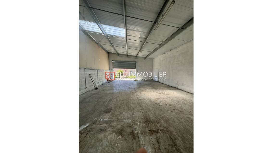 Entrepôt de 90m² à louer en ZI Aubagne 13400