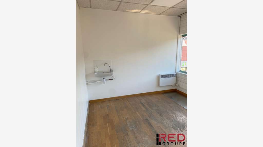 A louer local 199m² R+1 zone des Paluds à Aubagne