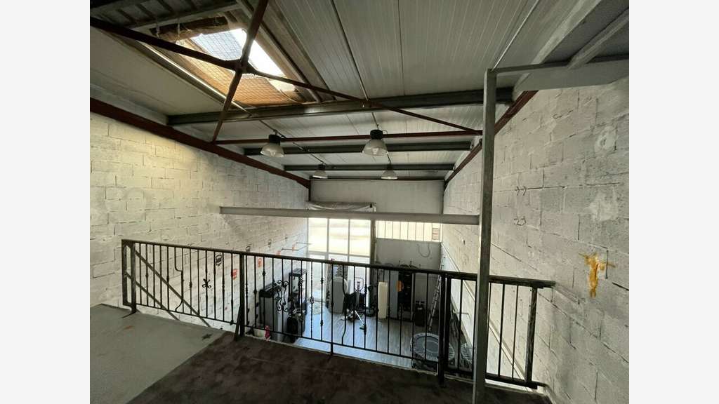 Local 84m² à louer à Aubagne ZI des Paluds