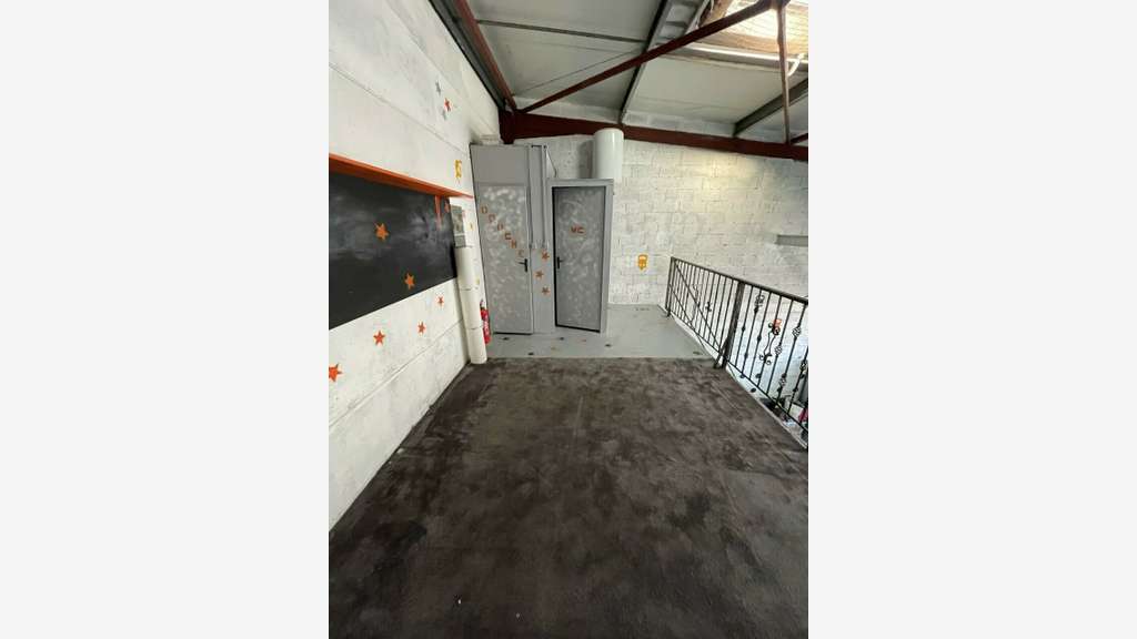 Local 84m² à louer à Aubagne ZI des Paluds