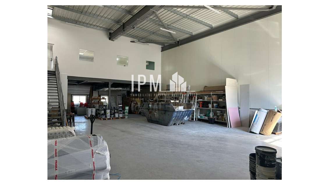 A louer local d'activité 282m² ZA Aubagne