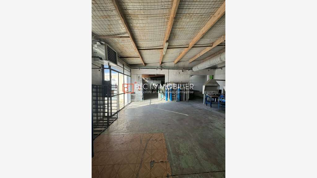 Local 360m² à louer ZI des Paluds à Aubagne