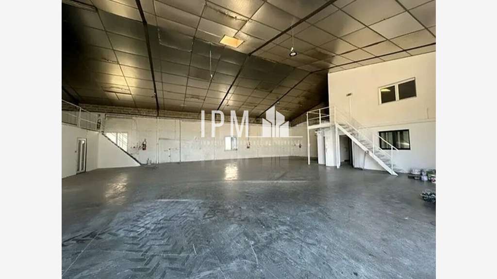 A louer local d'activité 475m² ZA Napollon Aubagne