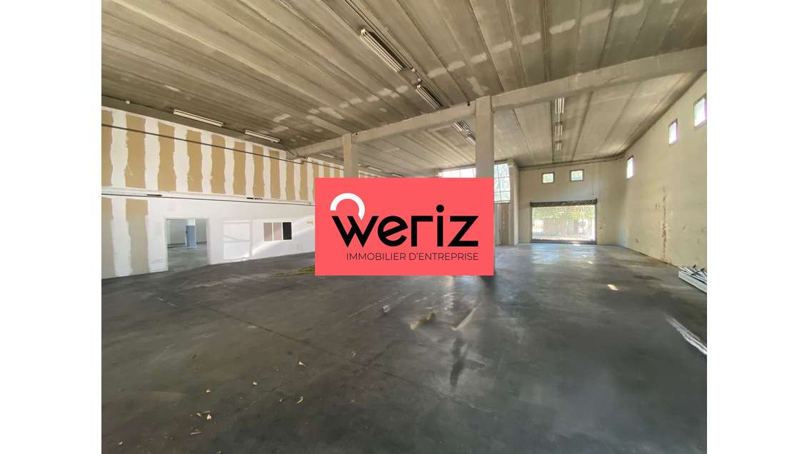 Location local 900m² empl stratégique à Aubagne 