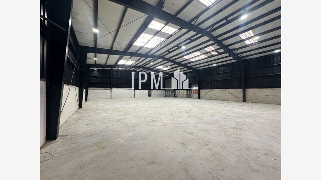 A louer local d'activité 650m² Aubagne ZI Paluds 
