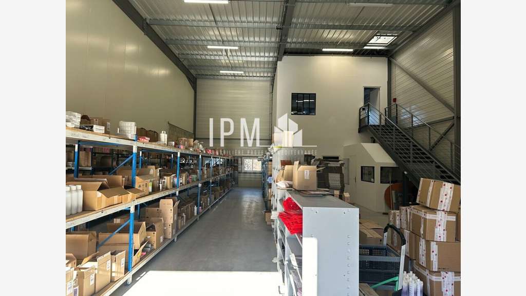 Local d'activité 254m² ZA La Penne sur Huveaune
